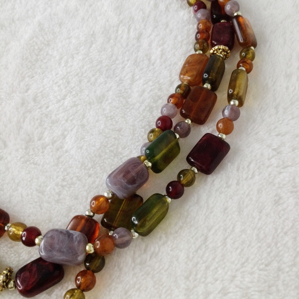 LAST CHANCE -RE-LISTING AT $48 TOMORROW Vtg Unakite Pendant Lucite Bead Necklace - Picture 12 of 16